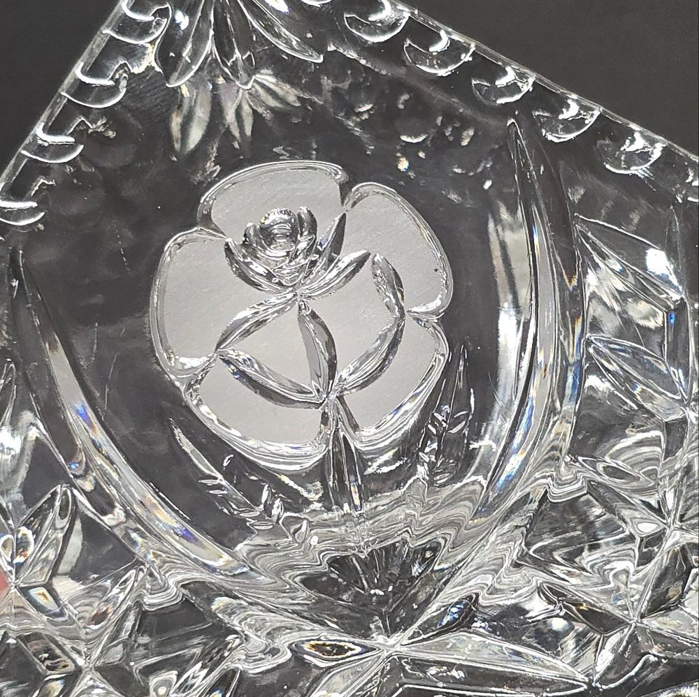 Vintage Cut Crystal Glass Triangle Napkin Holder Frosted Rose Accent - Picture 3 of 10